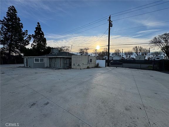 5th image of 550 River Rd