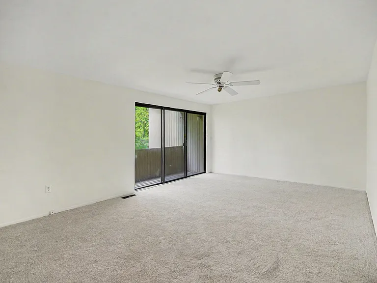 7440 Azalea Ct — Photo 8