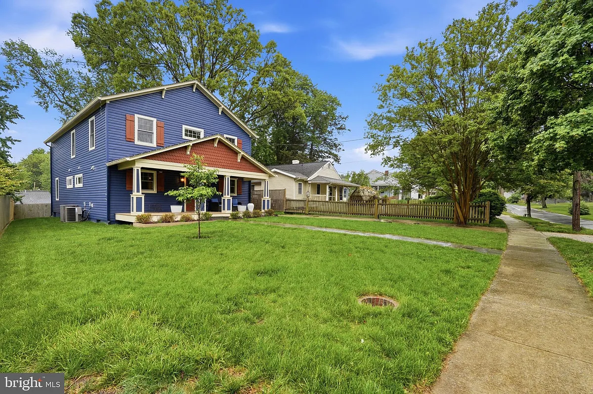 Building Photo - 1227 Clagett Dr