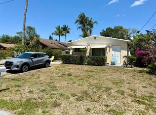 3520 Suncrest Rd, Lake Worth, FL 33467