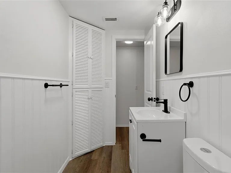5165 Greenwood St — Photo 28