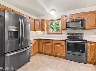 11471-31 Mile Rd, Washington, MI 48095