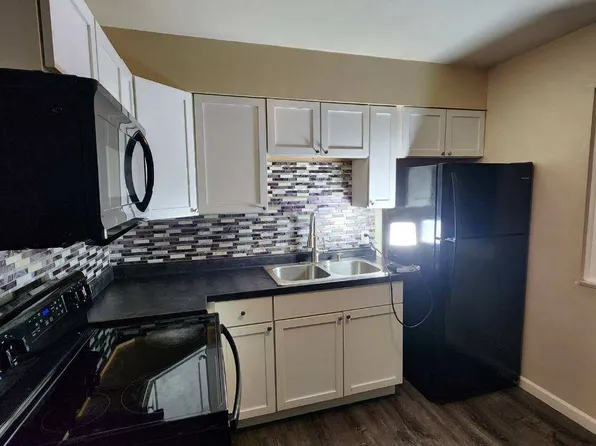 648 Whitlock Ave APT 1, Toledo, OH 43605