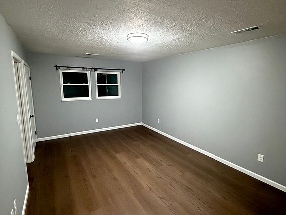 4th image of 5915 Ira Ave