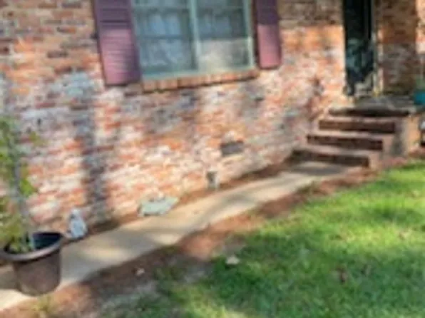 1203 Edgewood Dr, Dublin, GA 31021
