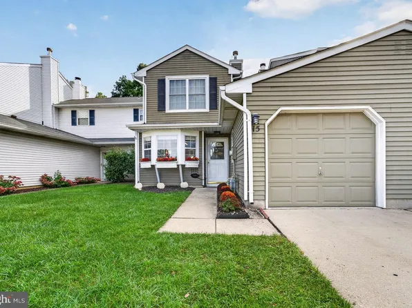 15 Norfolk Ct, Bordentown, NJ 08505