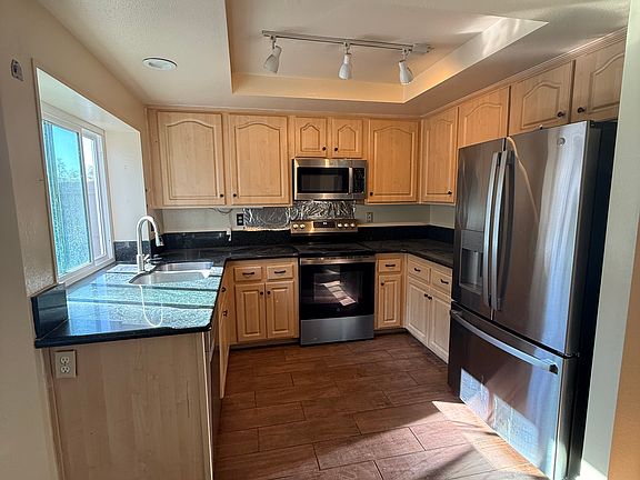 5th image of 12915 Amaranth St