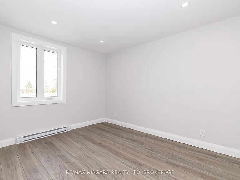 2 Lewis St #4 — Photo 12