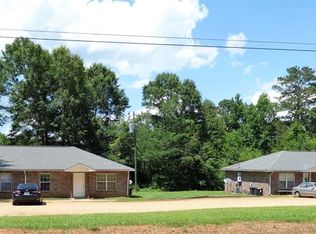 2039 McComb Holmesville Rd, McComb, MS 39648