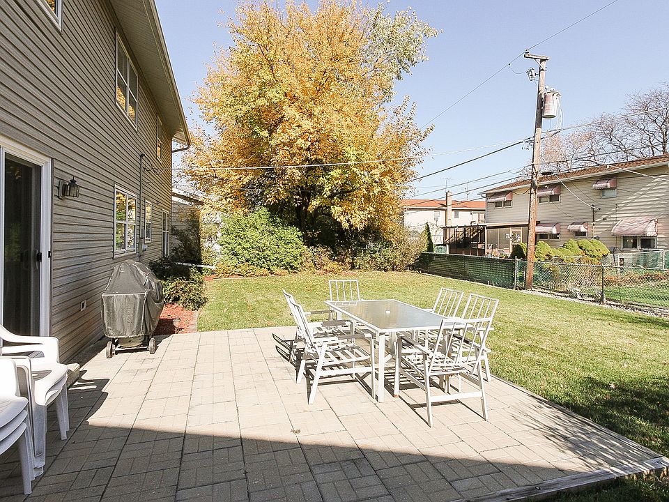 2nd image of 1105 S Sprucewood Dr