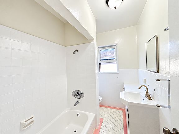 5th image of 2116 S Ridgeley Dr #2120-1/2