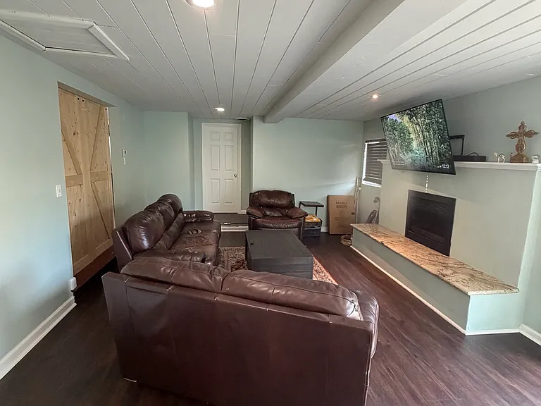 535 W Fig St — Photo 7