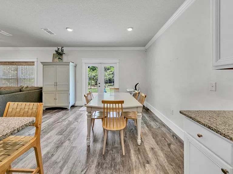 148 Stonegate Cir — Photo 7