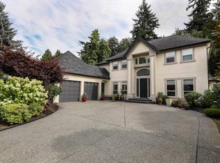 13856 19a Ave, Surrey, BC V4A 9M2