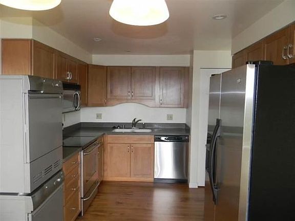 5th image of 1823 W Northridge Ct APT 28