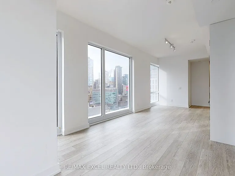 88 Queen St E #1710 — Photo 11