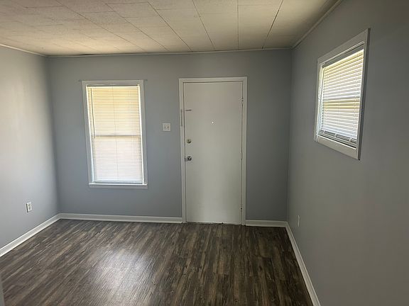 4th image of 1737 Wade St