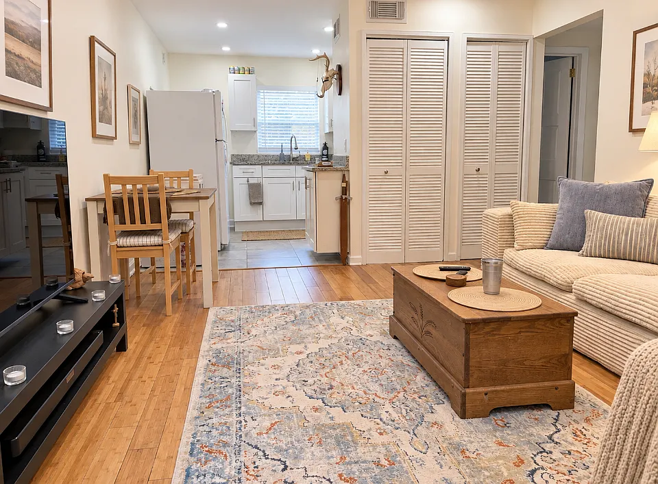 2 bed, 690 sqft, $1,425 — Photo 1