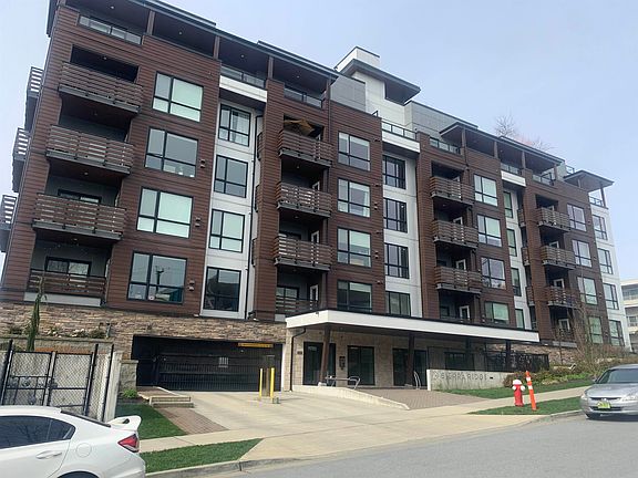 3rd image of 11703 Fraser St #403