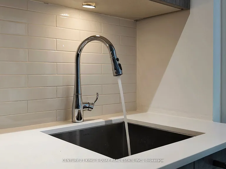 28 Wellesley St E #1501 — Photo 21