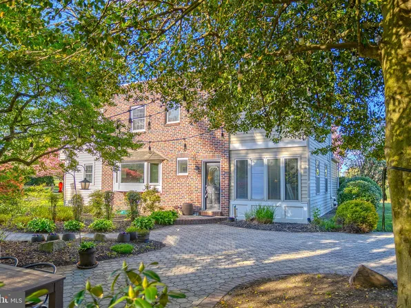 729 S Providence Rd, Wallingford, PA 19086