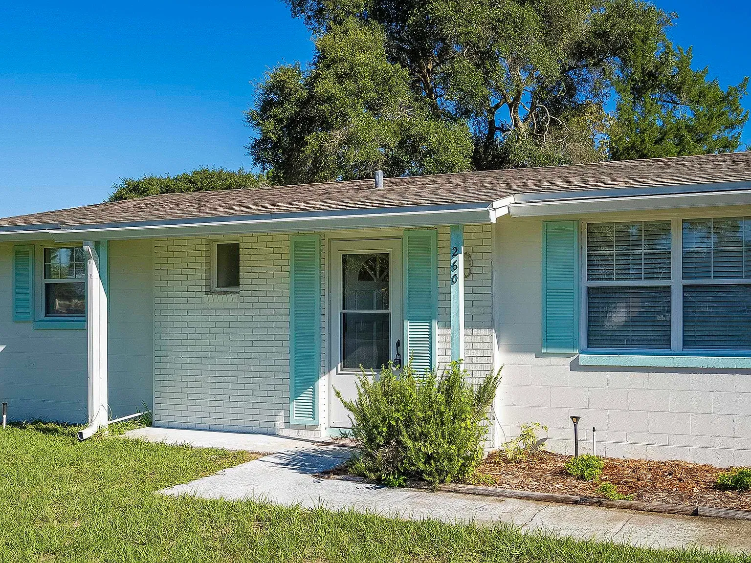 2 bed, 1.5 bath, 992 sqft, $1,850 — Photo 2
