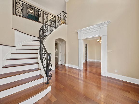 4th image of 204 Timber Oak Rd