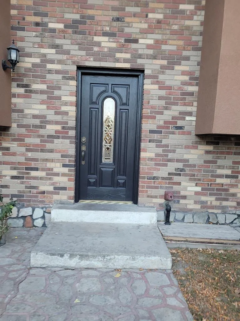 5 bed, 2200 sqft, $2,800 — Photo 3