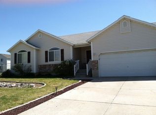 843 W 1470 N, Clinton, UT 84015