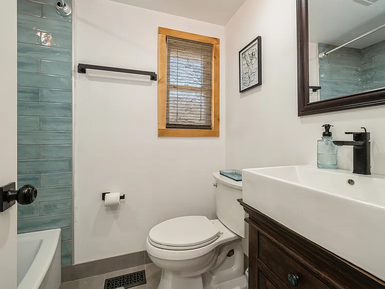 100 Poplar Ln — Photo 6