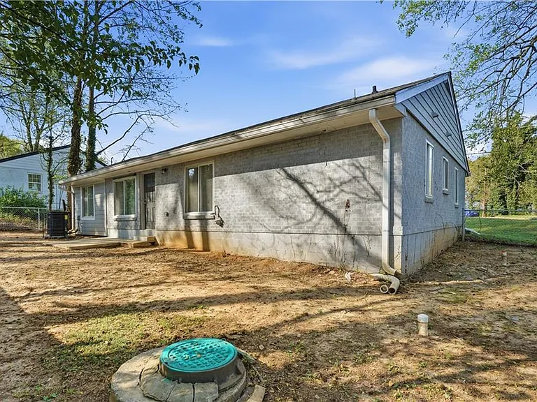 1735 Carter Ave — Photo 26