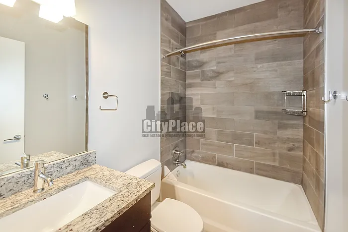 1223 E New York St — Photo 14