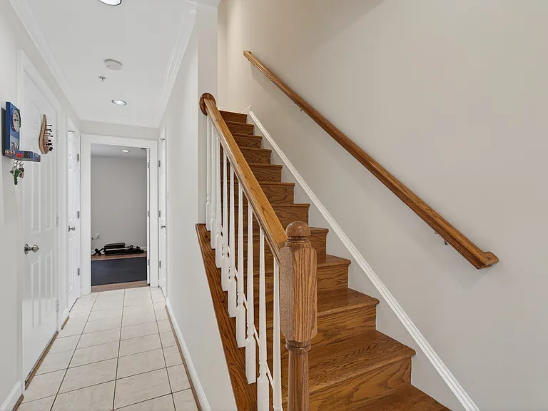 772 N Wakefield St — Photo 6