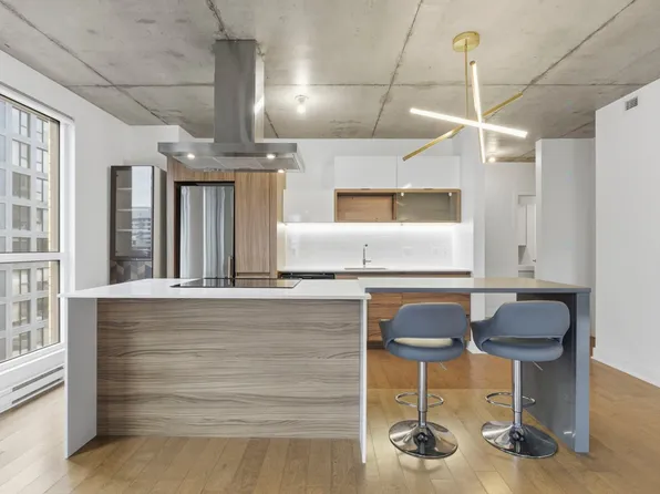 235 Rue Peel #1201, Montreal, QC H3C 0P8