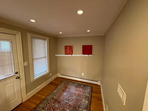 6 Bristol St APT 1, Cambridge, MA 02141