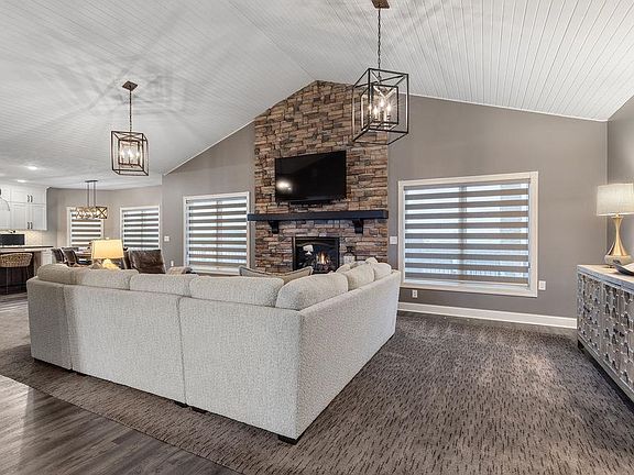 4th image of 21842 Bayshore Dr