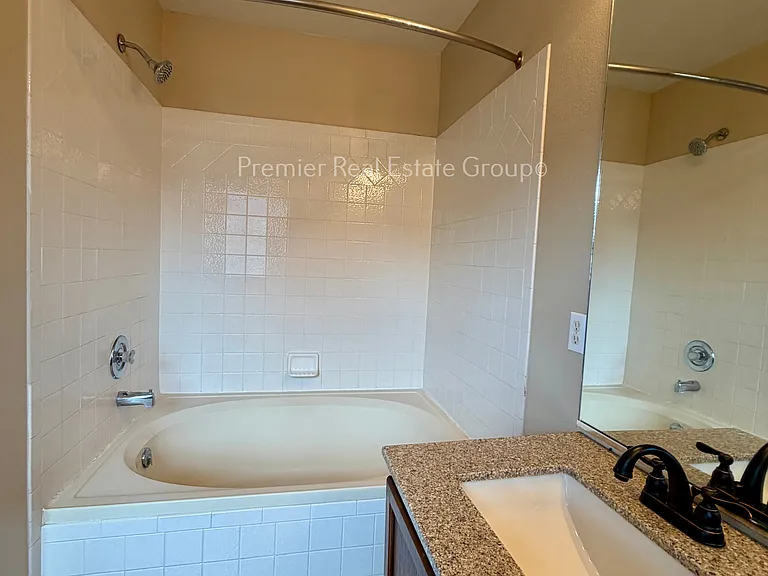 1428 Coolcrest Dr — Photo 15