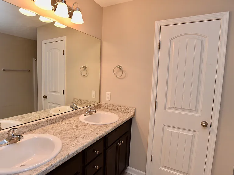 45 Walker Ct — Photo 8