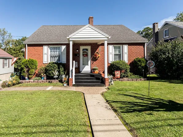 930 Franklin Ave, Connellsville, PA 15425