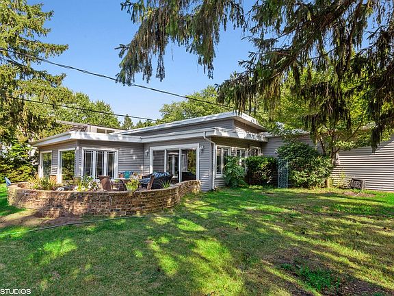 2nd image of 2117 Lake Shore Dr