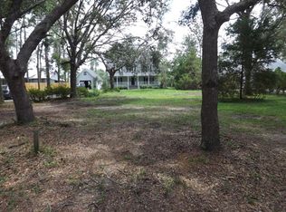 1618 Horseshoe Cove Rd, Waverly, GA 31565