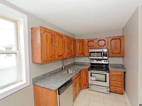 2nd image of 13 North St Floor 2