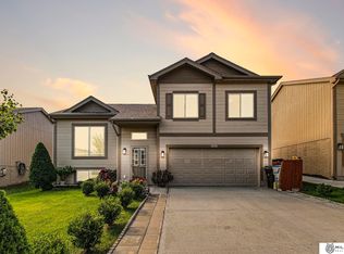 9109 Black St, Omaha, NE 68122