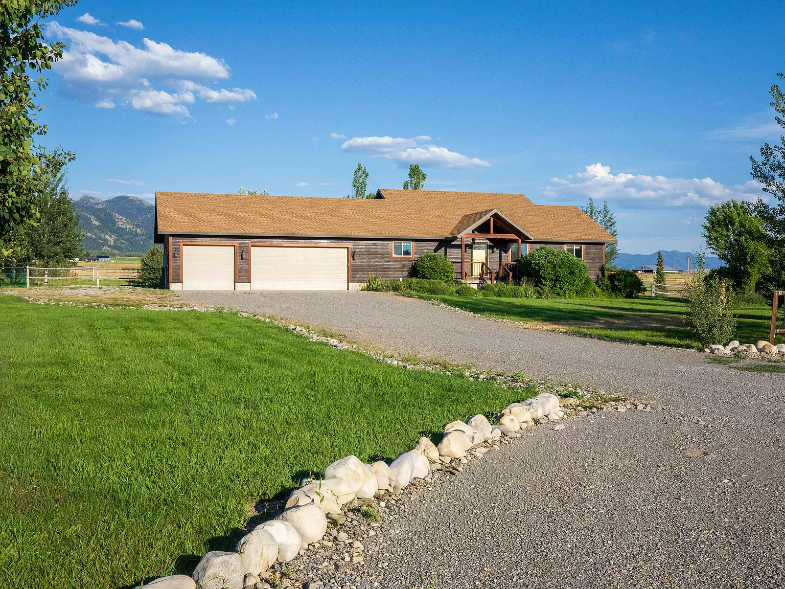6 bed, 3060 sqft, $4,000 — Photo 1