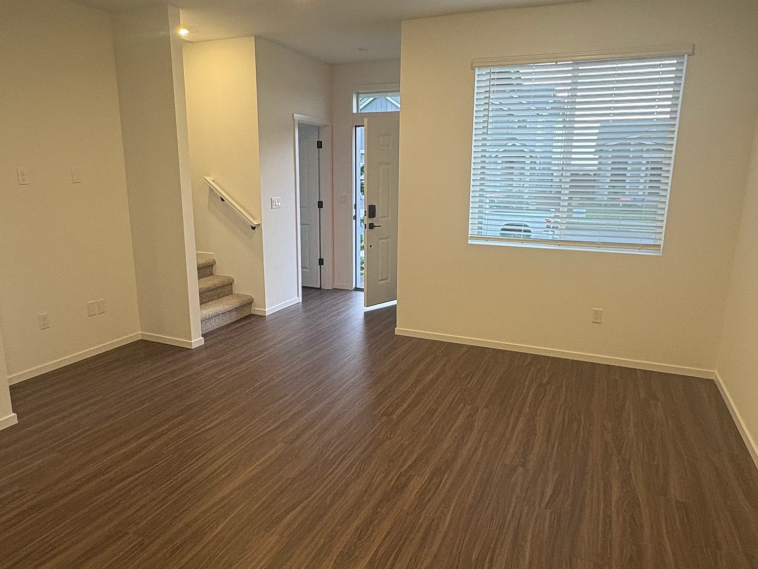 3 bed, 1552 sqft, $2,695 — Photo 2