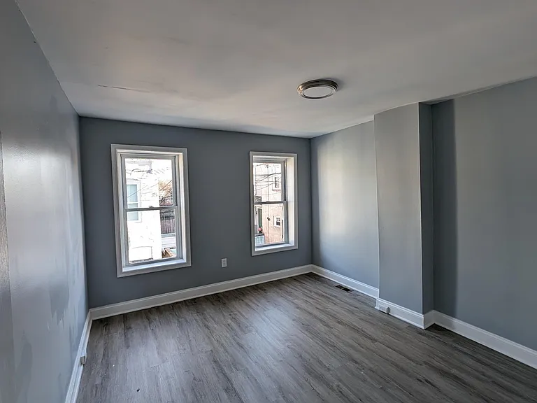 106 S Dean St — Photo 5