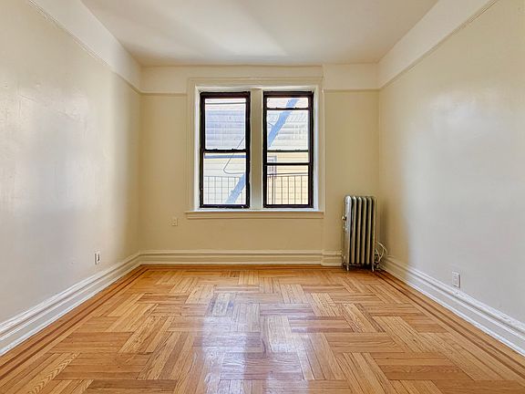 3rd image of 45 Bay 28th St #2R