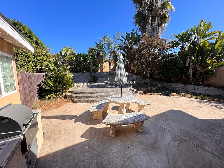 1626 York Dr — Photo 19