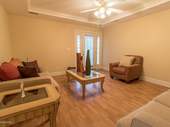 8558 Applegate Village Dr-4