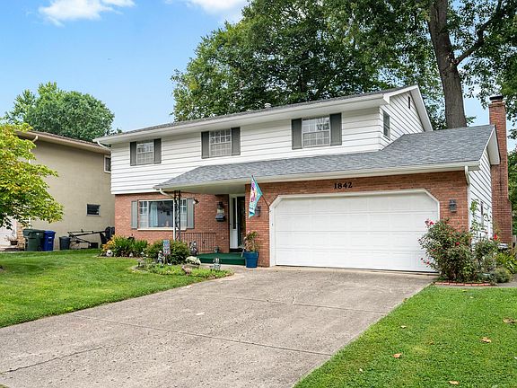 4th image of 1842 Tamarack Ct S
